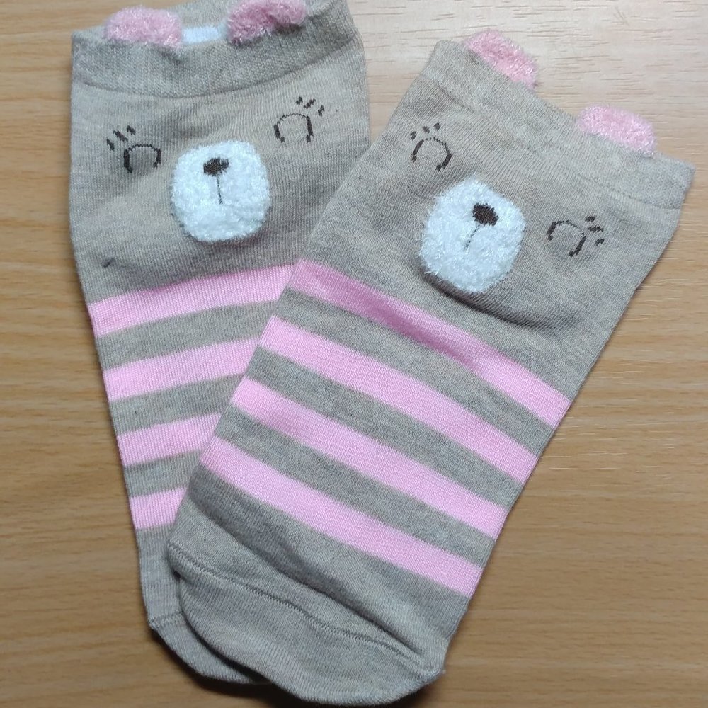 💖5/$25💖 NWOT Women Kawaii Pink Socks Size 5 - 7